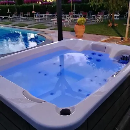 Podere La Macchia فادا